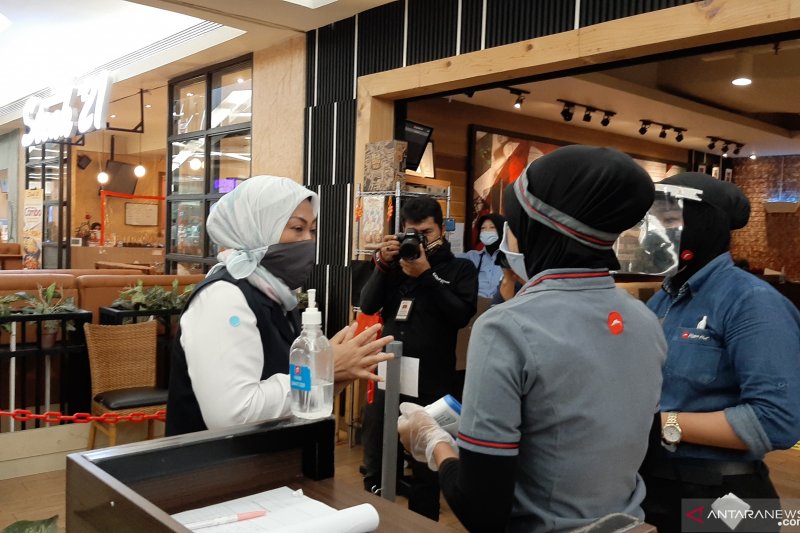 Menaker minta masyarakat terus disiplin jalankan protokol kesehatan