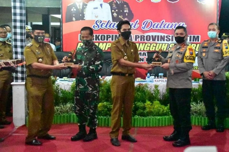 Kapolda Jatim-Pangdam Brawijaya tinjau kampung tangguh di Madiun