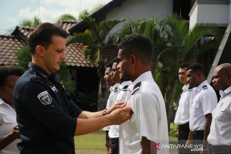 10 pemuda Papua sekolah pendidikan pilot di Lombok