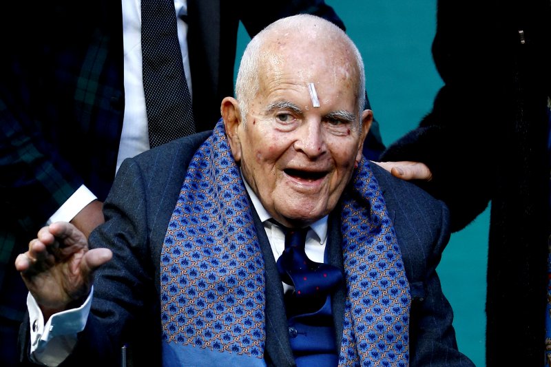 Ian Holm "Lord of the Rings" meninggal karena parkinson