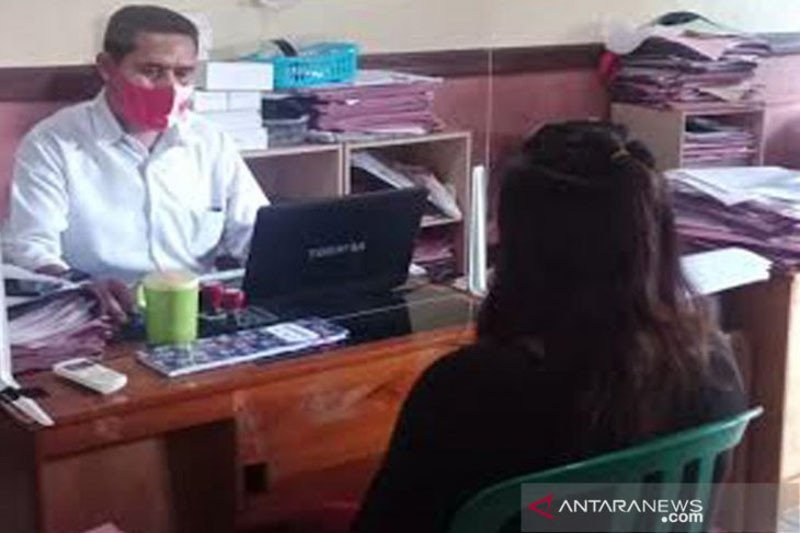 Curi 10 babi, Seorang perempuan ditangkap polisi