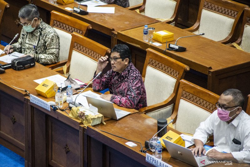 Evaluasi kinerja konsorsium riset dan inovasi COVID-19