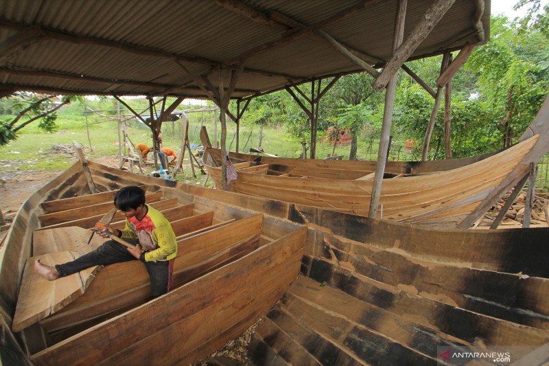 Kampung pembuat perahu tradisional