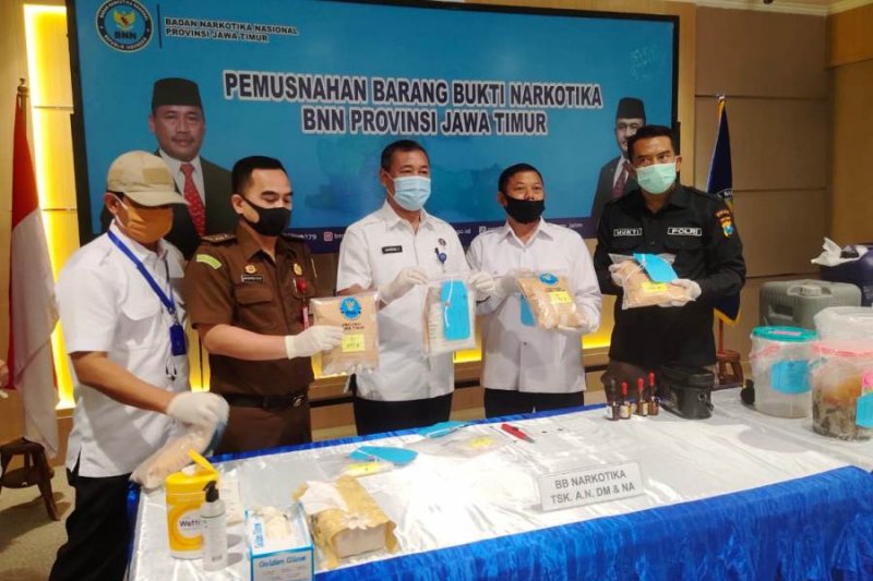 BNNP Jatim musnahkan sabu-sabu libatkan pemain sepak bola