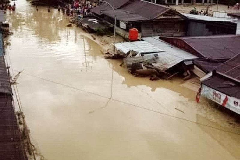 Banjir bandang di Masamba