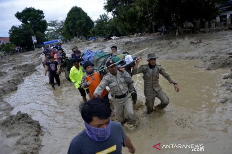 Korban jiwa banjir bandang Luwu Utara bertambah jadi 21 orang