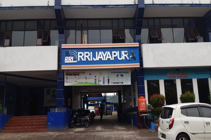 Masuk zona merah COVID-19 RRI Jayapura hentikan sementara siaran