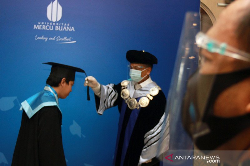 Prawisuda sebelum pelaksanaan wisuda virtual
