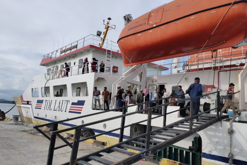 Setahun Jokowi-Ma’ruf, program tol laut semakin memacu perekonomian