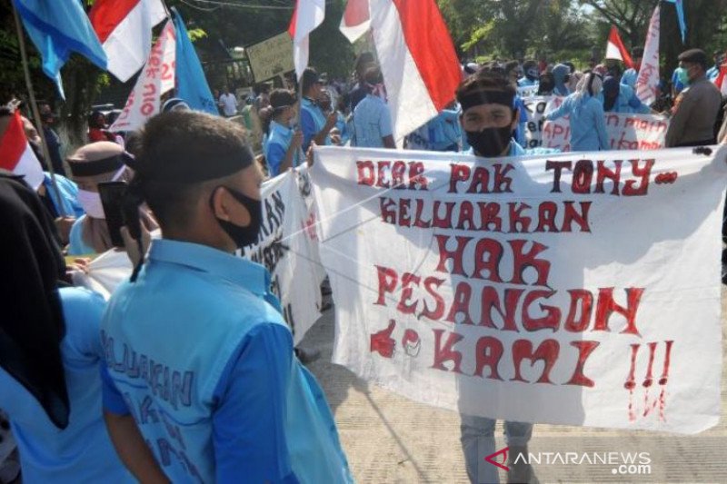 UNJUK RASA PHK DI PT DEMPO ANDALAS SAMUDERA