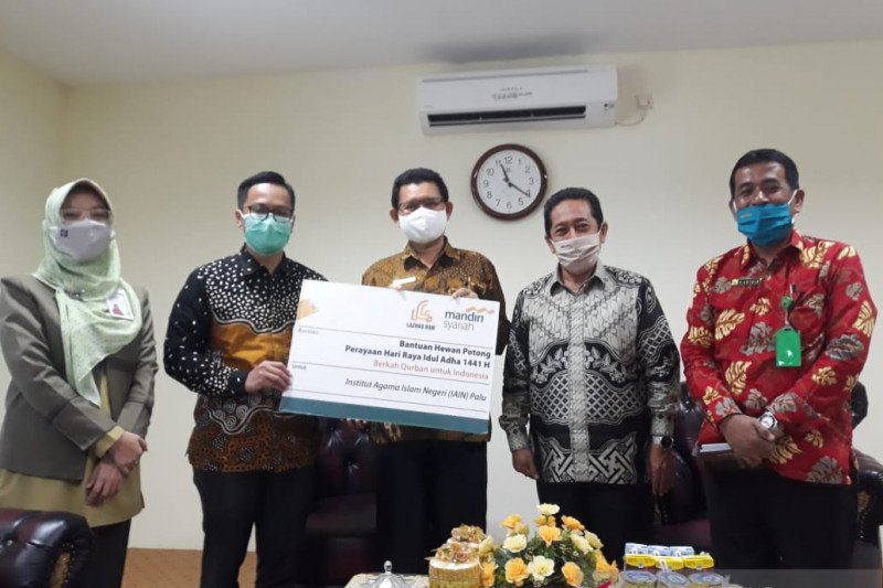 Bank Mandiri Syariah salurkan bantuan hewan kurban ke IAIN Palu