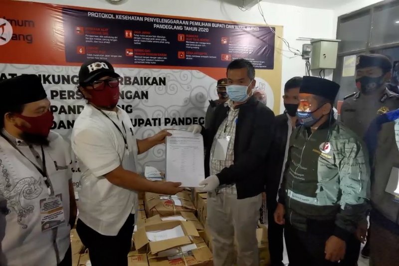 Maju jalur independen di Pandeglang, vokalis Jamrud serahkan berkas perbaikan