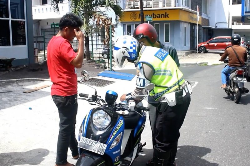 Puluhan warga Ternate terjaring razia Operasi Patuh Kie Raha 2020