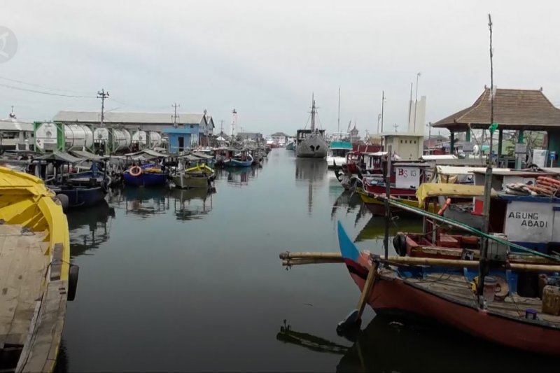 Nelayan Jateng diminta waspadai gelombang tinggi