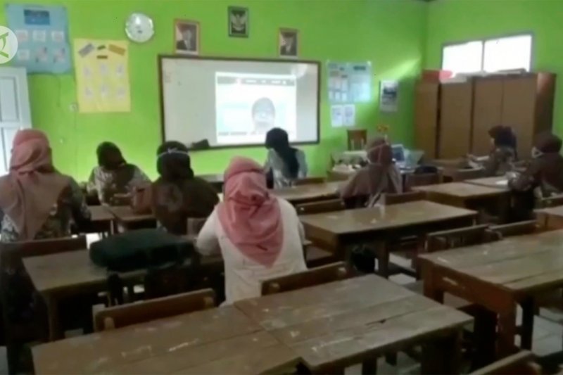 Pengamat: Sekolah harus siap terapkan kurikulum darurat