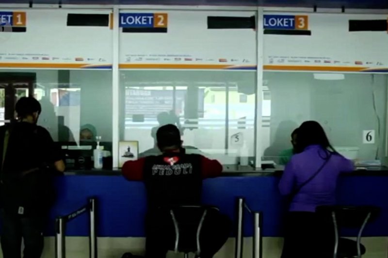 Penumpang kereta api jarak jauh meningkat dua kali lipat