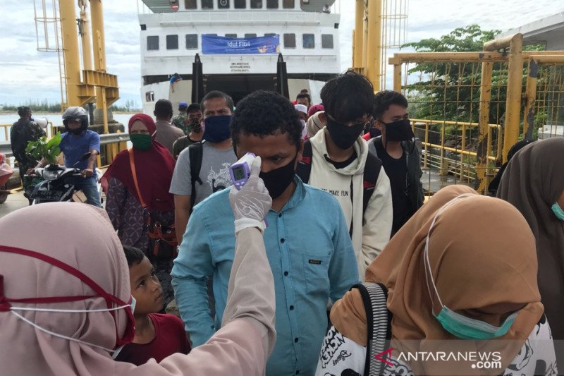 Pengamat: Pemerintah lalai dan warga abai penyebab COVID-19 melonjak