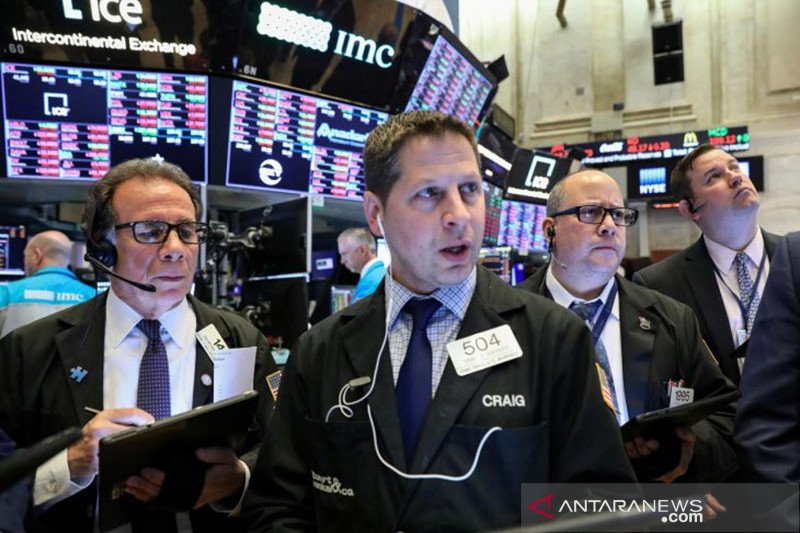 Wall Street ditutup bervariasi, Indeks Dow Jones jatuh 86,11 poin