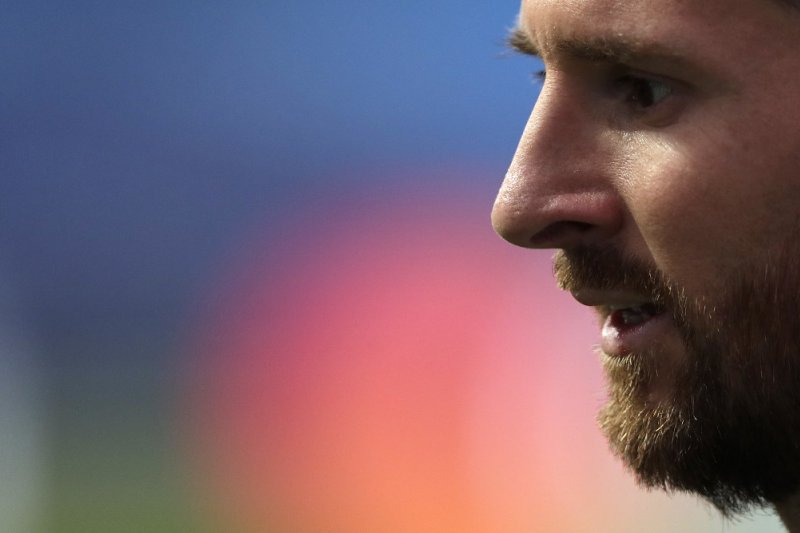 Lionel Messi mungkin tetap di Barcelona paling tidak setahun lagi