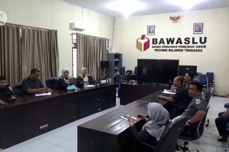Bawaslu Sultra temukan 64.665 data pemilih bermasalah dalam coklit