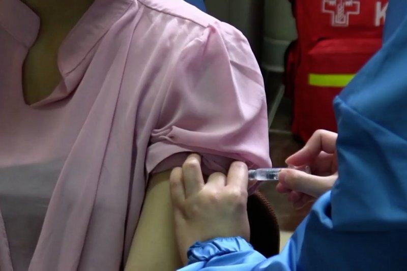 Efektif atau tidak vaksin COVID-19, jika strain virus China beda dengan Indonesia?
