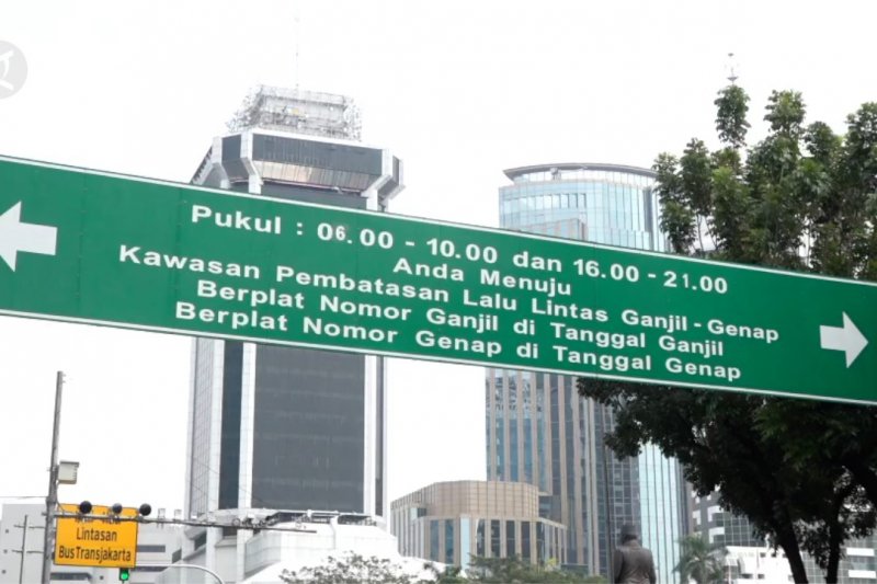 Mulai hari ini pelanggar ganjil genap disanksi tilang