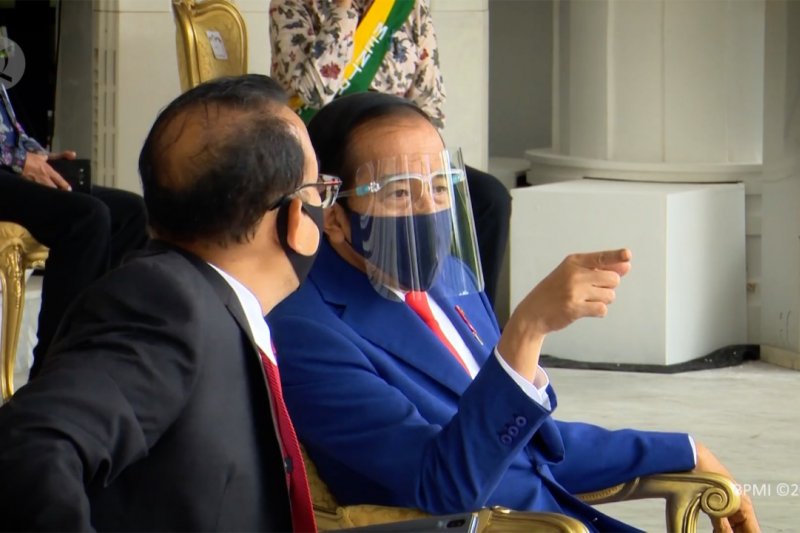 Presiden Joko Widodo saksikan geladi upacara HUT ke-75 RI