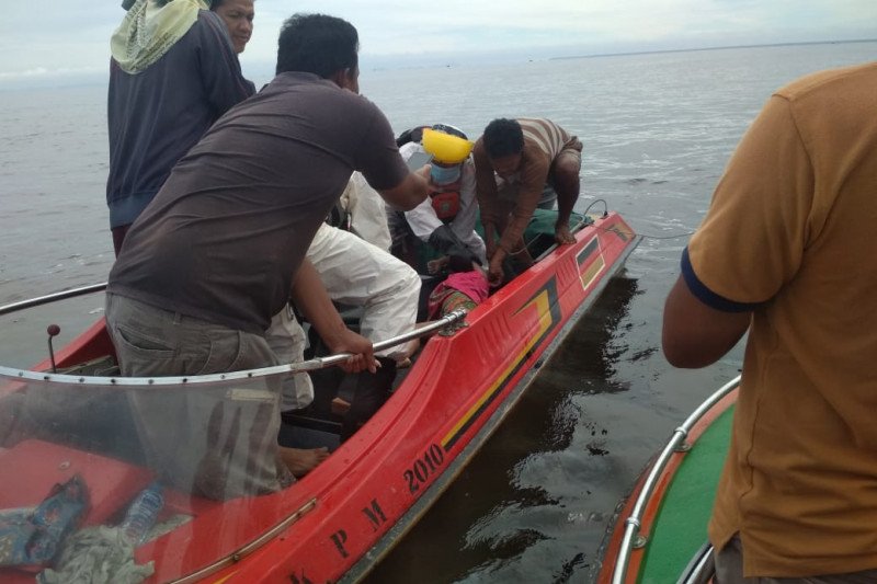 SAR: Dua korban kapal cepat yang terbakar ditemukan meninggal