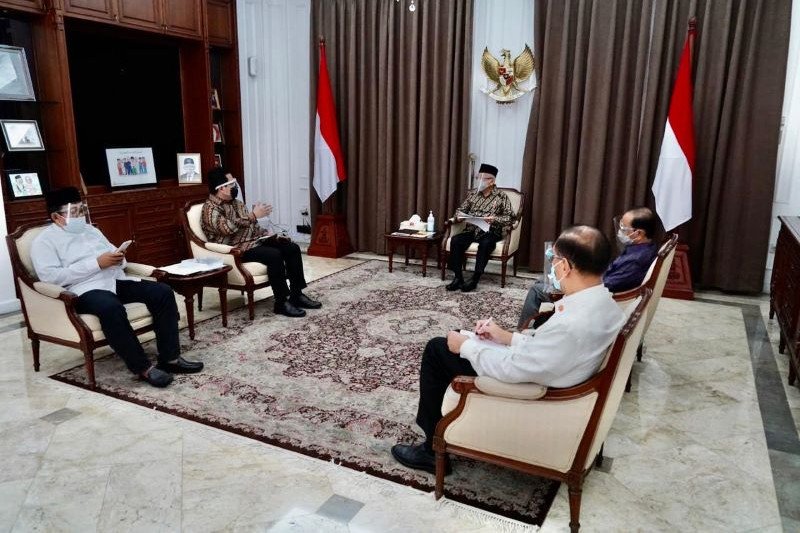 Lapor Wapres, Erick: proses vaksin halal COVID-19 harus jadi prioritas