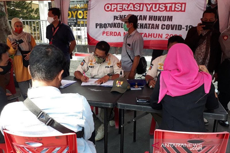 Manajer Persik Kediri terjaring operasi yustisi tak gunakan masker