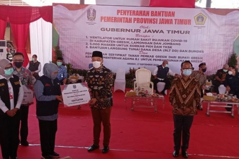 Gubernur Jatim serahkan bantuan ventilator untuk 17 RS di tiga daerah