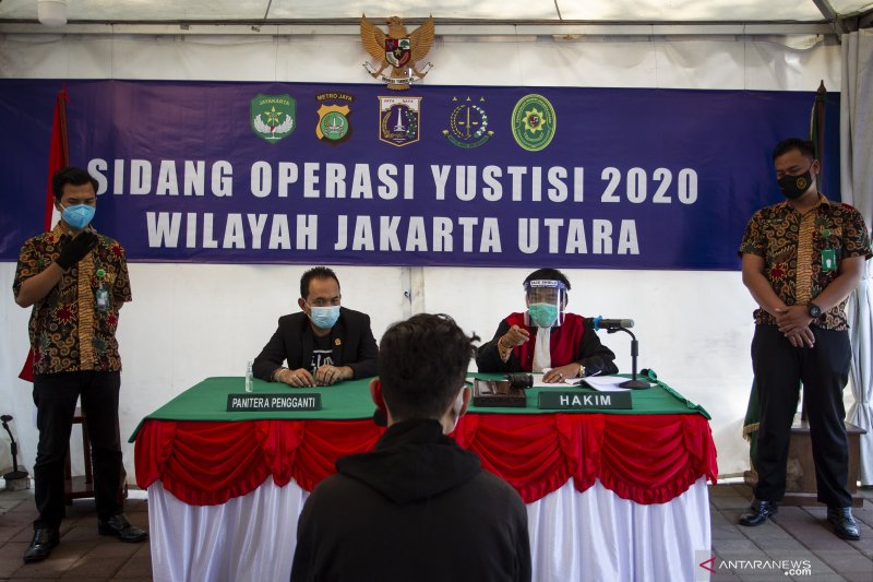 Kemarin, suara dentuman di Jakarta hingga polisi kejar napi kabur