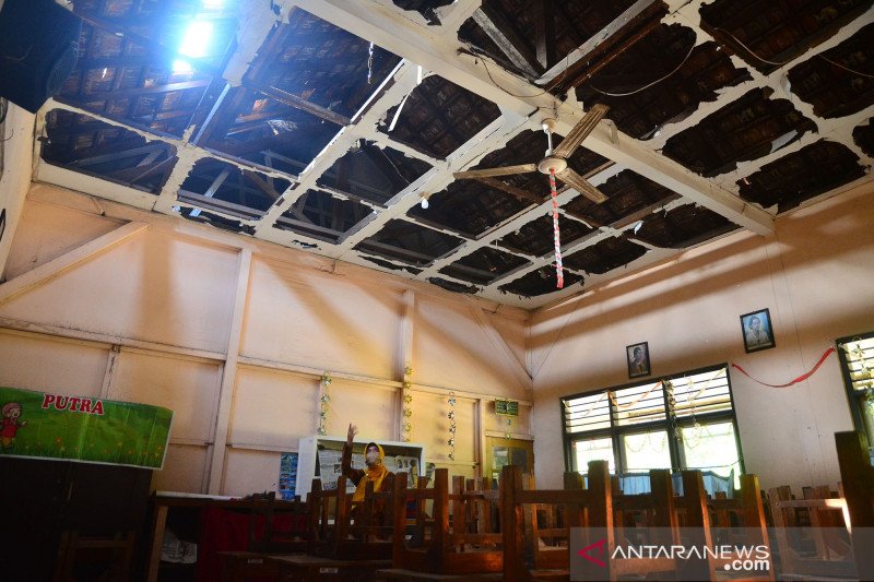 Bangunan sekolah dasar rusak di Kudus