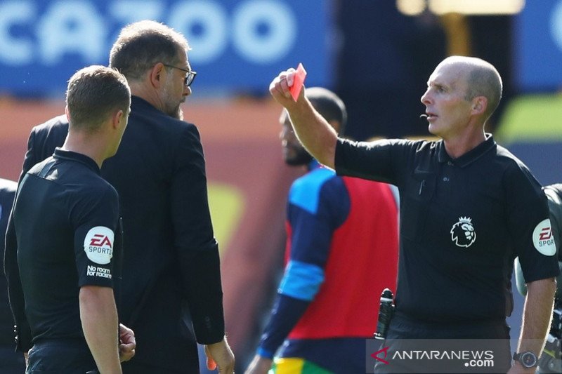 Bilic pertanyakan keputusan wasit ketika West Brom kalah lawan Everton