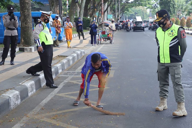 Pelanggar protokol kesehatan di Kota Malang mulai turun