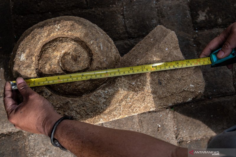 Penemuan ujung pipi tangga candi di Ungaran