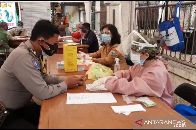 Polsek Palmerah gelar tes cepat gratis untuk masyarakat