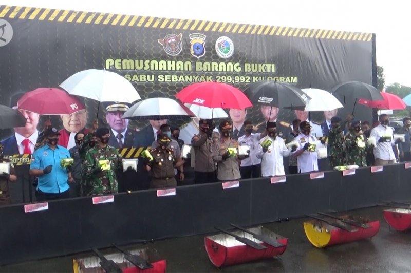 300 Kilogram sabu jaringan internasional dimusnahkan