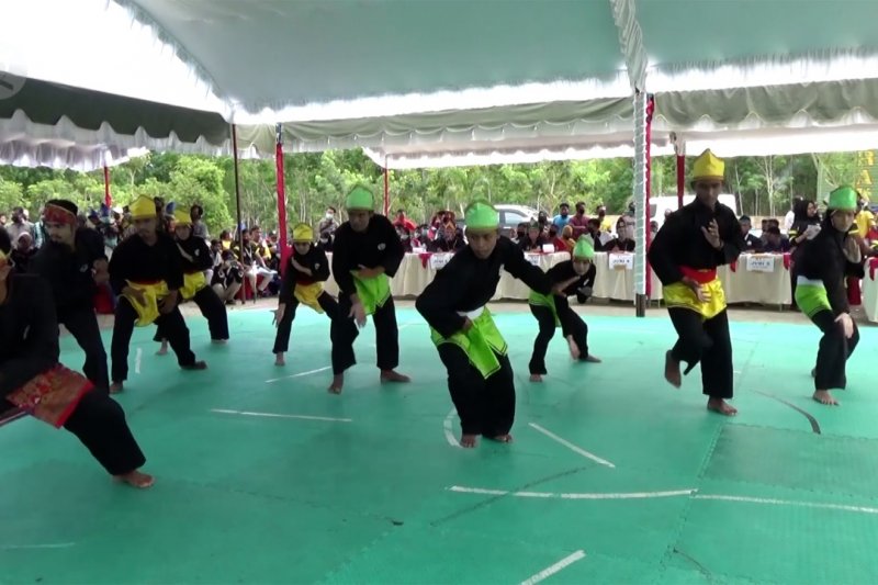 Ratusan pesilat meriahkan Festival Silat Budaya Kuntau