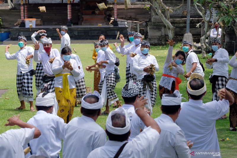 Tradisi perang ketupat pada masa pandemi COVID-19