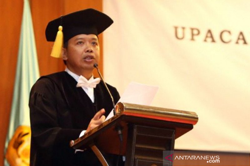 Guru Besar Unpad: Kunci terhindar dari resesi ada di penanganan COVID