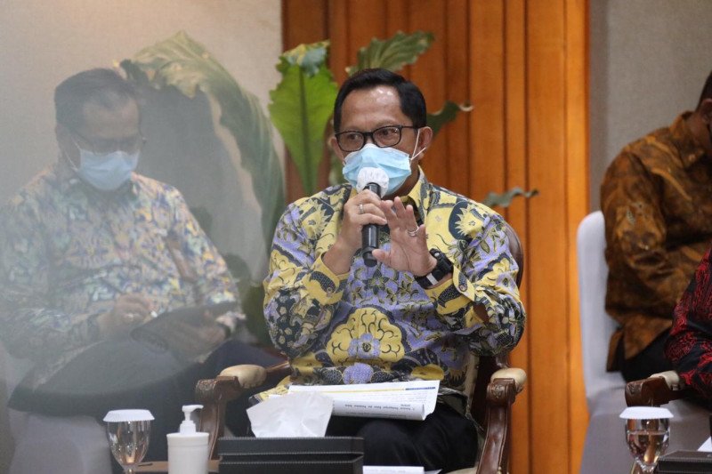 Mendagri: PP turunan UU Cipta Kerja rampung bulan depan