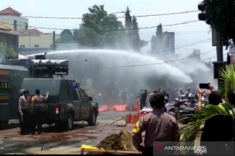 Polres Cirebon Kota tangkap 112 pengunjuk rasa anarki