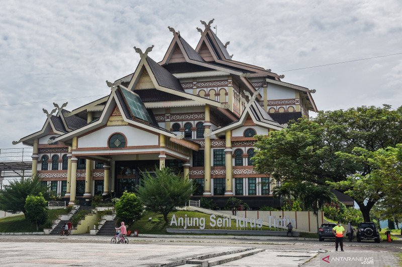 Anjung Seni Idrus Tintin Pekanbaru Antara News Sumatera Barat