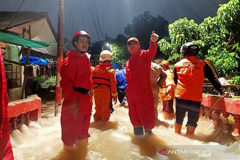 Satu warga tewas akibat Kali Setu Ciganjur longsor