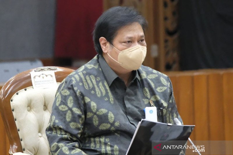 Menko Airlangga luruskan soal tenaga kerja dan sertifikat halal