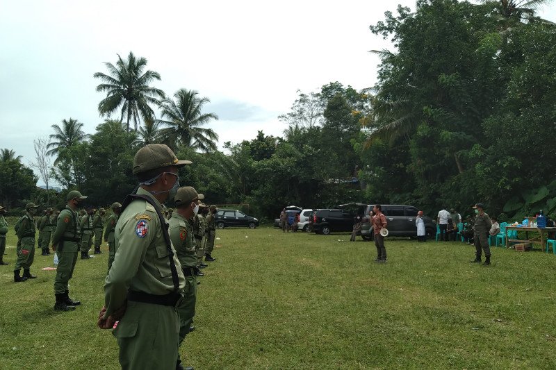 1. 399 orang personil Satlinmas di Limapuluh Kota dipersiapkan untuk pengamanan TPS