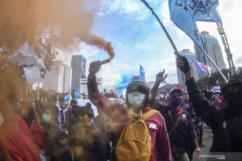 Aksi tolak UU Cipta Kerja di Jakarta