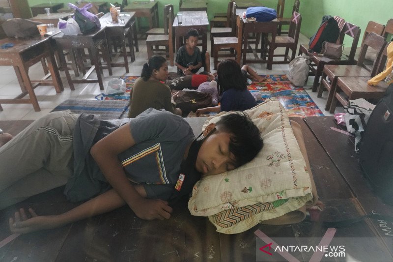 Pengungsi korban banjir Cilacap