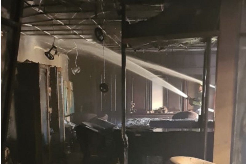 Gedung DPRD Kaltim terbakar